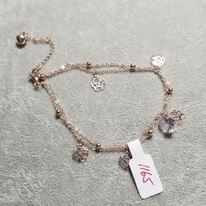FLOWER CHARM BRACELET